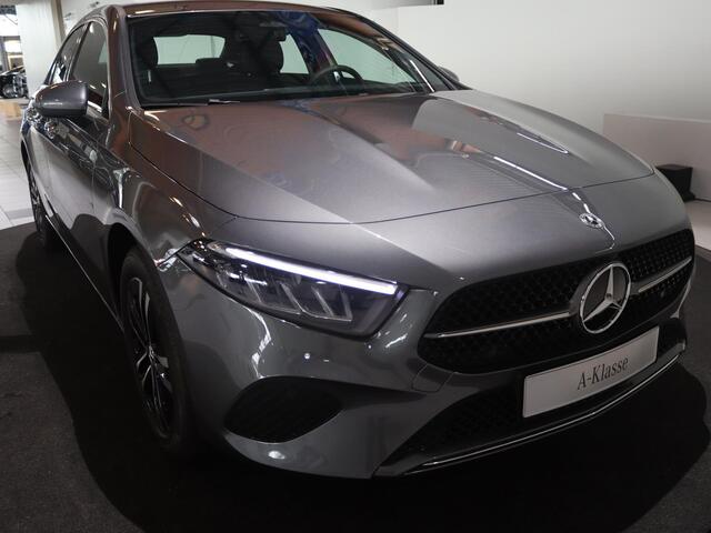 Mercedes-Benz A-KLASSE 250e Star Edition Luxury Line | DISTRONIC | Trekhaak | Dodehoekassistent