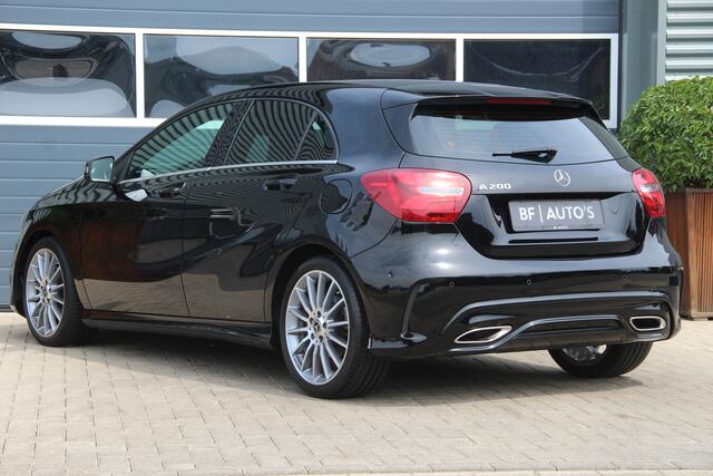 Mercedes-Benz A-KLASSE A200 AMG Line | Distronic Plus | LED | Navi | Camera | Airco | Bluetooth | Dodehoek assistent | LMV18'' Zeer nette auto