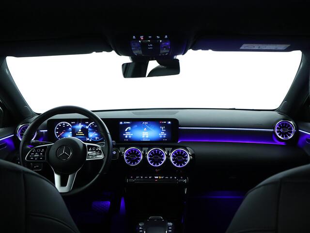 Mercedes-Benz A-KLASSE 250 e Business Solution Luxury Limited | Trekhaak | Sfeerverlichting | Inclusief 24 maanden MB Certified garantie voor Europa.