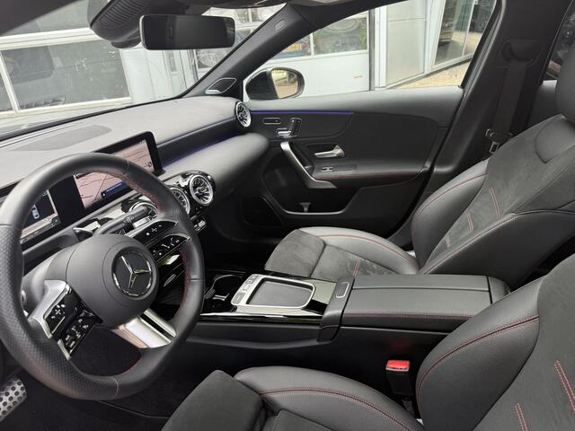 Mercedes-Benz A-KLASSE Limousine 180 AMG line | Premium Plus | Panoramadak | HUD |