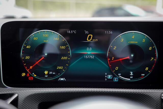 Mercedes-Benz A-KLASSE 200 Business Solution AMG / Pano / Stoelverwarming