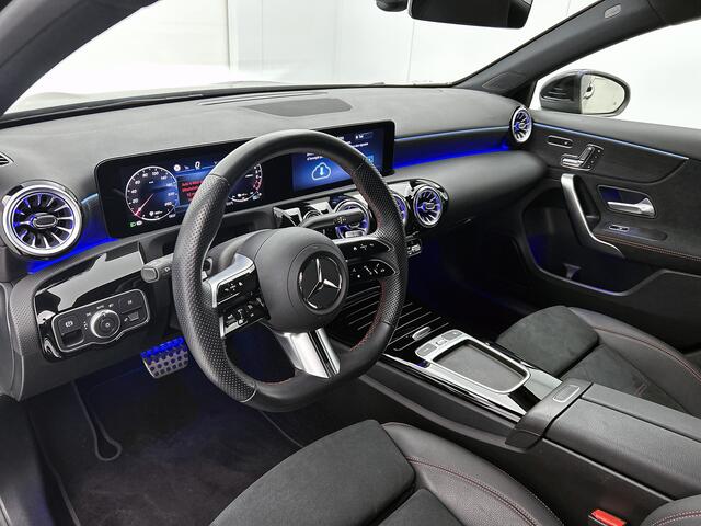 Mercedes-Benz A-KLASSE 250 e AMG Line Memory, 19 inch, 360* Camera,