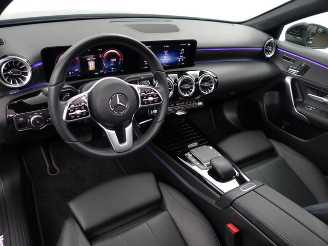 Mercedes-Benz A-KLASSE 250 e AMG Prestige Plus Aut- Panoramadak, 2x Memory, Sfeerverlichting, Carplay, Android Auto, Zitcomfort