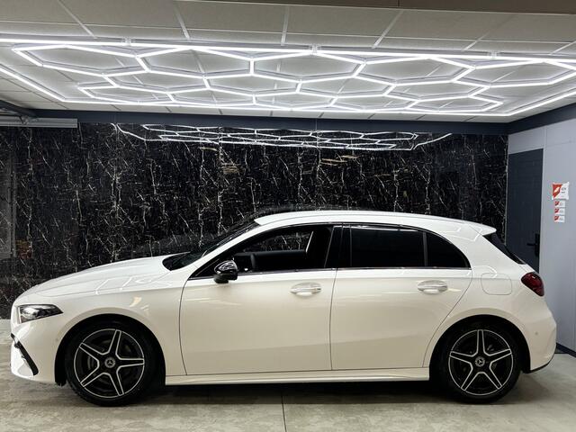 Mercedes-Benz A-KLASSE 180 AMG Line Ambilight