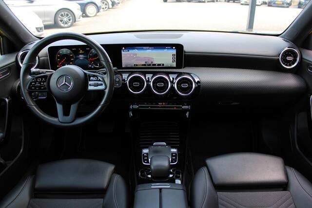 Mercedes-Benz A-KLASSE 180 AUT7 Business Solution PANORAMADAK NAVI CAMERA WIDESCREEN