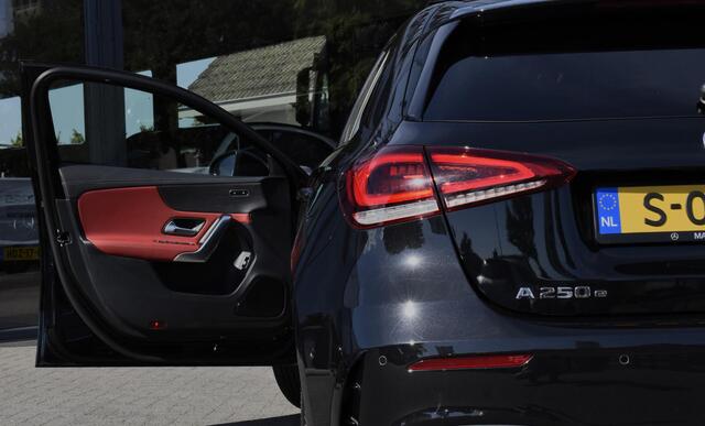 Mercedes-Benz A-KLASSE 250 e AMG Line Mercedes-benz A 250 e