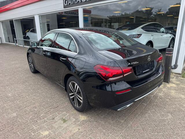 Mercedes-Benz A-KLASSE 250 e Business Solution Luxury Limited