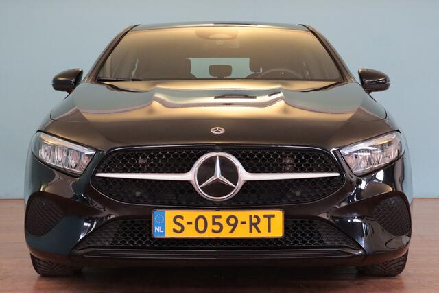Mercedes-Benz A-KLASSE 180 Business Line Automaat | NAVI | CLIMA | CAMERA + PDC | STOELVERW | WIDE-SCREEN | Ja