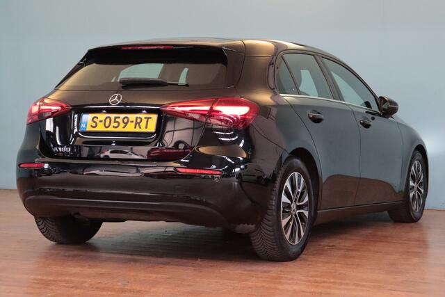 Mercedes-Benz A-KLASSE 180 Business Line Automaat | NAVI | CLIMA | CAMERA + PDC | STOELVERW | WIDE-SCREEN | Ja