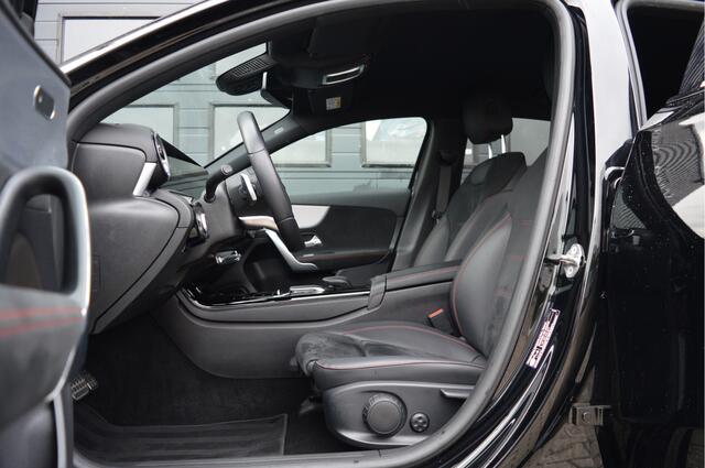 Mercedes-Benz A-KLASSE 180 Business Solution AMG | CAMERA | SFEERVERLICHTING |