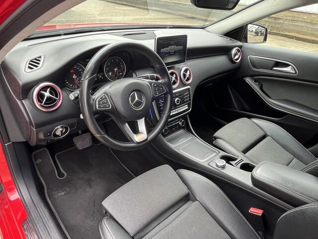 Mercedes-Benz A-KLASSE 160 Ambition | NL Auto/Navi/PDC V+A/Airco/Cruise/19-inch Velgen met nieuwe banden