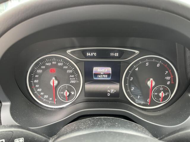 Mercedes-Benz A-KLASSE 160 Ambition | NL Auto/Navi/PDC V+A/Airco/Cruise/19-inch Velgen met nieuwe banden