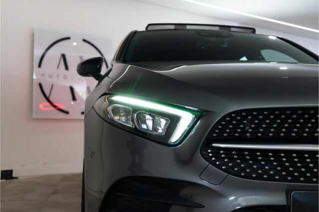 Mercedes-Benz A-KLASSE 180 Business Solution AMG 136PK | Pano | Sfeer | Stoplichtweergave | Carplay | Garantie