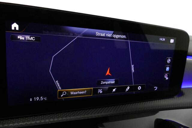 Mercedes-Benz A-KLASSE 200 AMG Line / A45 AMG Diffuser / Panamericana Grille / Panoramadak / A45 Dakspoiler / Elektr. verstelbare voorstoelen + memory / Multibeam LED Koplampen / Apple Carplay - Android Auto / Stoelverwarming / Ambienteverlichting / 19'' LMV / Night pakket / Do