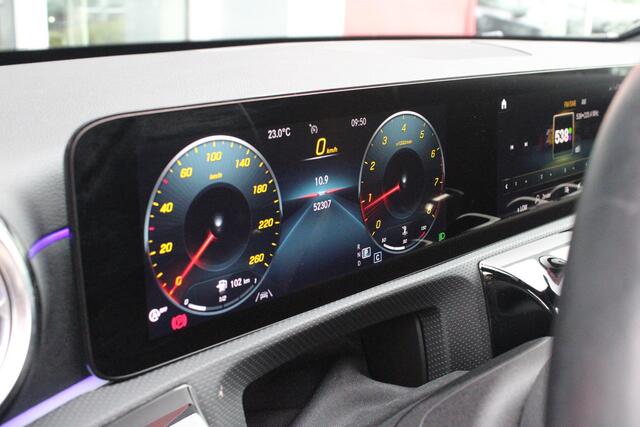 Mercedes-Benz A-KLASSE 180 136PK AUTOMAAT AMG LINE | STERRENHEMEL! | PANORAMISCH SCHUIF/KANTEL DAK | SFEER VERLICHTING | NAVIGATIE | ACHTERUITRIJ CAMERA | PARKEERSENSOREN VOOR EN ACHTER | HIGH PERFORMANCE LED KOPLAMPEN | STOEL VERWARMING | KEYLESS - GO | SPIEGEL PAKKET | NIGHT 