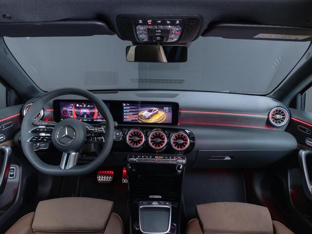Mercedes-Benz A-KLASSE Hatchback 250 e Business Solution AMG Panorama dak