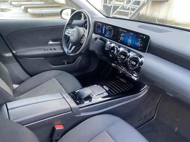 Mercedes-Benz A-KLASSE 180 Business Solution