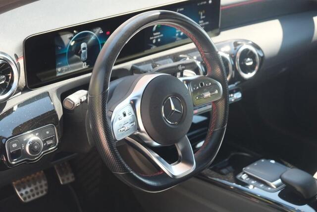 Mercedes-Benz A-KLASSE 200 163pk Aut. Business Solution AMG | Navi | Climate | Cruise | Camera | Stoelverwarming | PDC