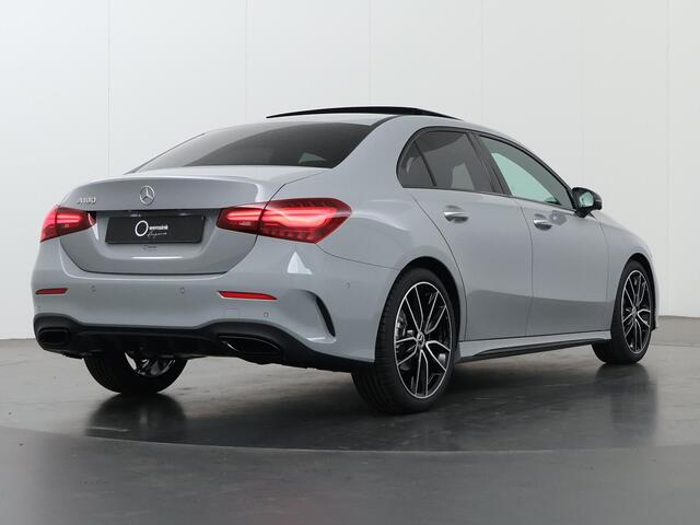 Mercedes-Benz A-KLASSE 180 Limousine Business Solution AMG | Plus pakket | Panorama-schuifdak | Memory stoelen | Stoelverwarming | Sfeerverlichting