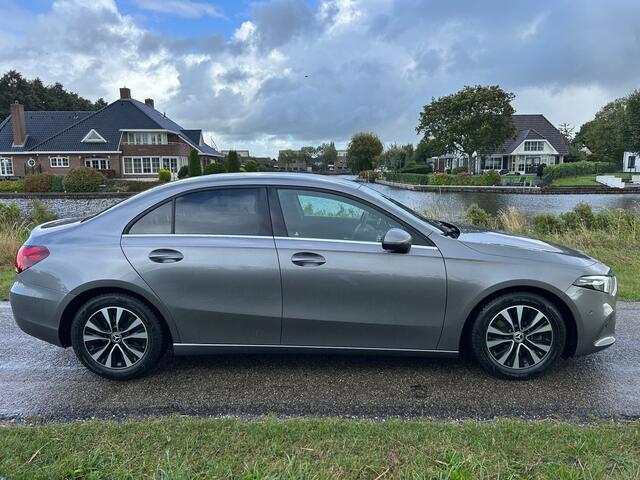 Mercedes-Benz A-KLASSE 200 Business Solution Zwarte Hemel/ Leer/Camera Nieuwstaat!