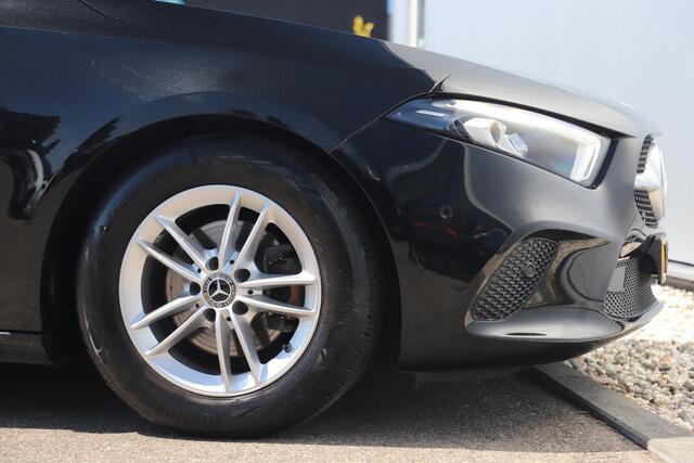 Mercedes-Benz A-KLASSE 180 d Business Solution Limited Automaat Half Leder Widescreen Navigatie Achteruitrijcamera Full LED Rijstrooksensor