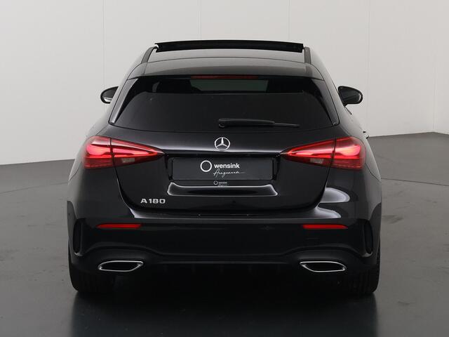 Mercedes-Benz A-KLASSE 180 Business Solution AMG | Premium Plus | Panoramaschuifdak | Nightpakket | 19"Multispaak AMG velgen | Stoelverwarming | 360° camera | Head-up display |