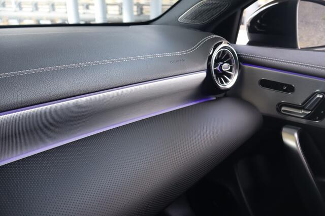 Mercedes-Benz A-KLASSE 180 Edition AMG | Geen import | Schuifdak | Sfeer verlichting |