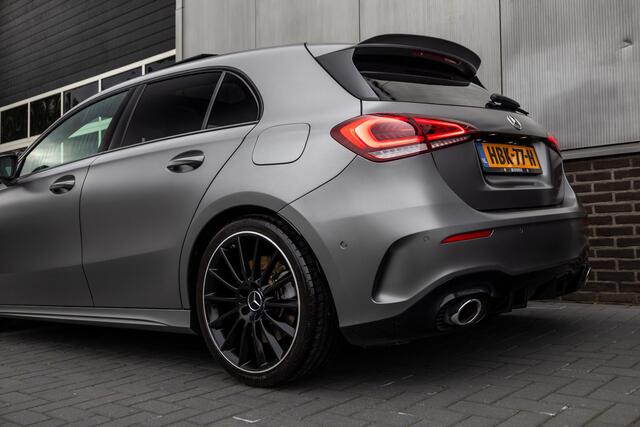 Mercedes-Benz A-KLASSE AMG 35 4MATIC 306 pk Premium Plus AMG-Pakket / Mat-Grijs/ Pano-Dak/ Burmester/ Camera/ Keyless/ Wide-Screen/ Sfeer-Verl/ Sport-Stoelen/ Stoel.Verw/ 19'' LMV