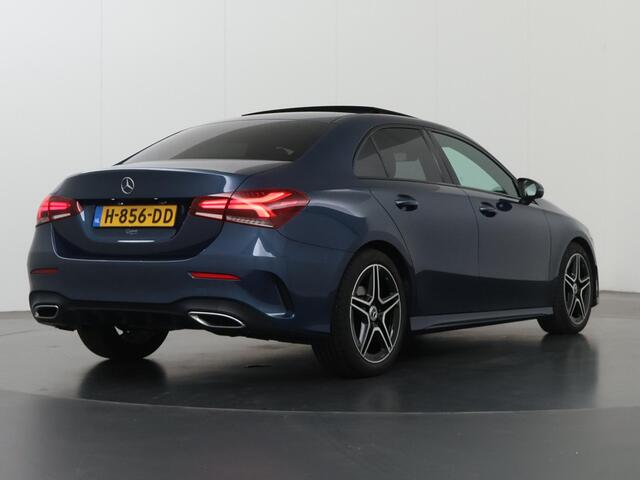 Mercedes-Benz A-KLASSE 180 Business Solution AMG | Night | Panoramadak | Stoelverwarming | Widescreen | Sfeerverlichting |