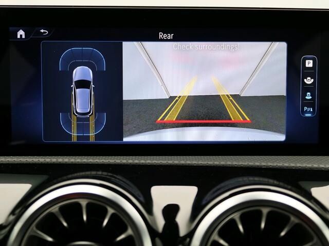 Mercedes-Benz A-KLASSE 250 e Star Edition AMG Plug-In Hybride AMG Line | Sfeerverlichting |Achteruitrijcamera | Apple CarPlay, Inclusief 24 maanden MB Certified garantie voor Europa.