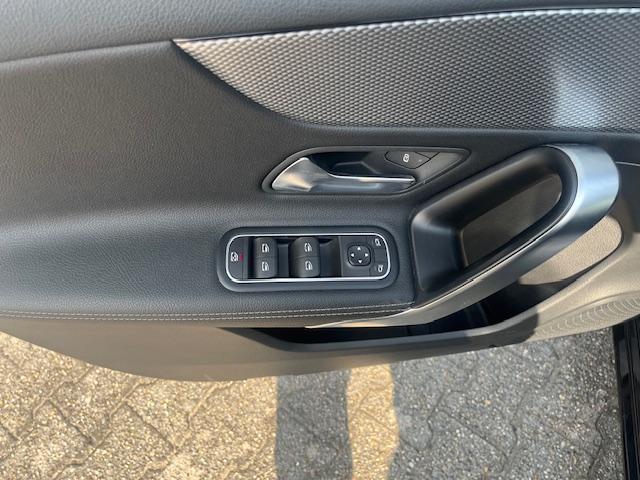 Mercedes-Benz A-KLASSE 200 weinig km, carplay, half leder, 1 jaar Bovag