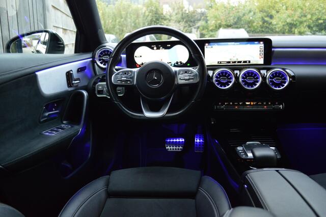 Mercedes-Benz A-KLASSE 250 e AMG Led Panorama Memory Distronic Head-Up Camera Night Pdc