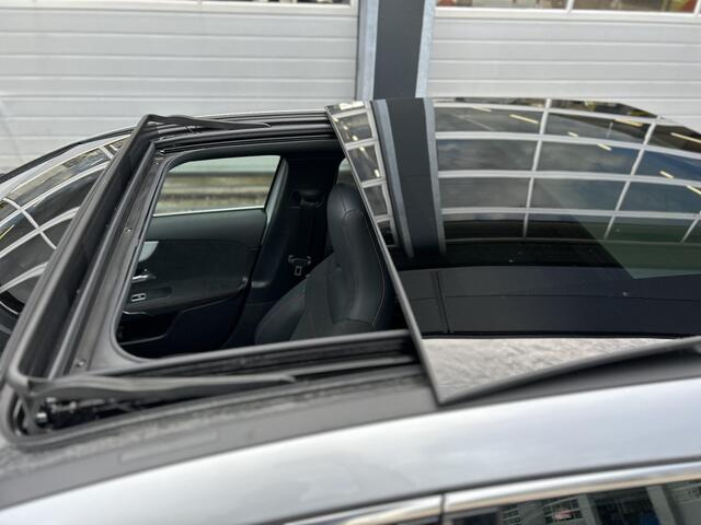 Mercedes-Benz A-KLASSE 250 e AMG Line Panoramadak| Sfeerverlichting|Stoelverwarming| Keyless Entry