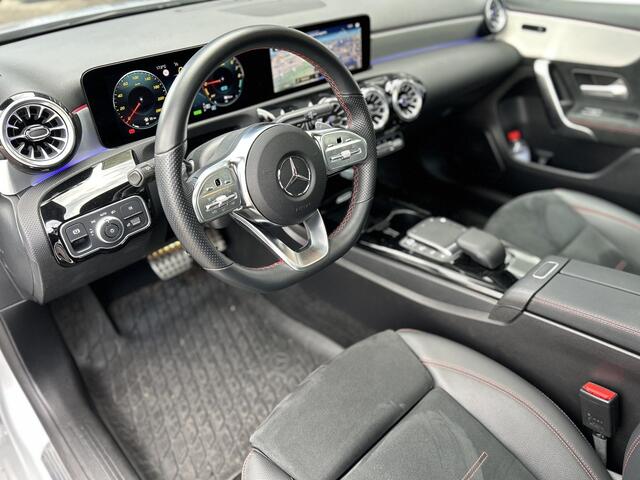 Mercedes-Benz A-KLASSE 250 e AMG Line Panoramadak| Sfeerverlichting|Stoelverwarming| Keyless Entry
