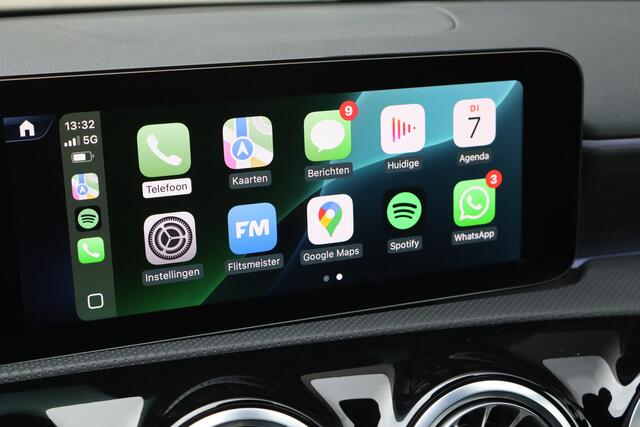 Mercedes-Benz A-KLASSE 180 AMG Line NL-Auto!! Burmester I HUD I Stuurverwarming