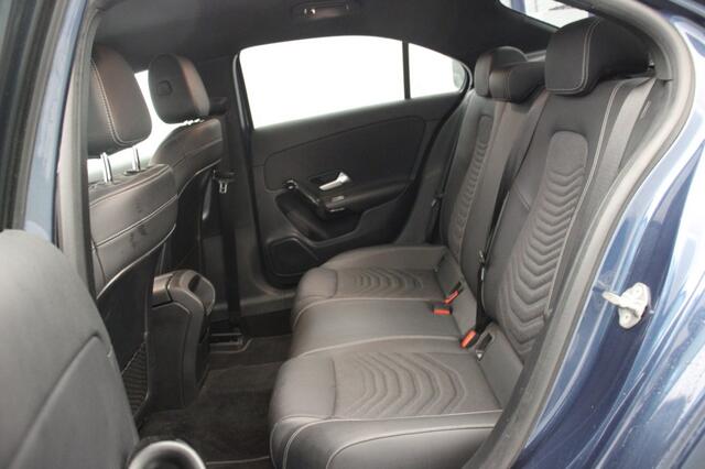 Mercedes-Benz A-KLASSE Sedan 180 Business Solution Automaat - Navi, Camera, Half Leer, Stoelverw.