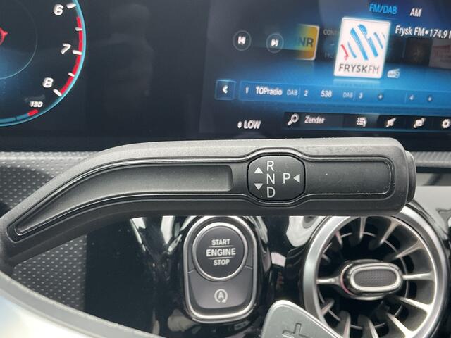 Mercedes-Benz A-KLASSE 180 Business Solution AMG Pano Memory Sfeerverl Carplay Led Stoelverw VOL!