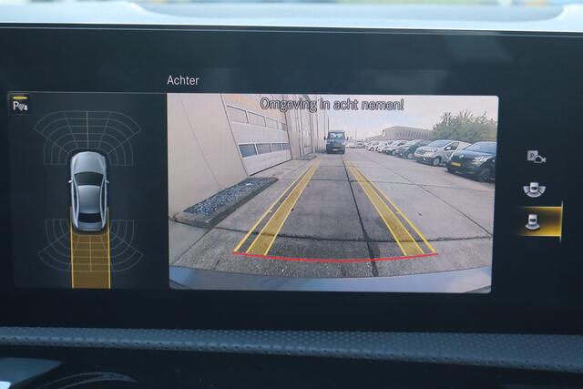 Mercedes-Benz A-KLASSE 200 Business Solution AMG NL- Auto!! Adap.Cruise I Sfeer-Verl. I Matrix Koplampen