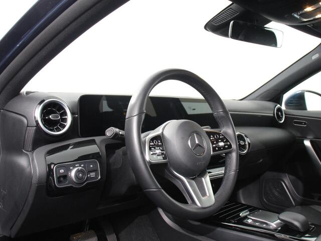Mercedes-Benz A-KLASSE 200 163pk DCT Progressive Navigatie Parkeersensoren Camera Cruise Control Stoelverwarming Ledverlichting Climate Control