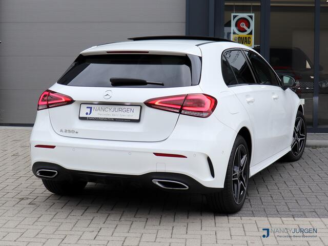 Mercedes-Benz A-KLASSE 250 e AMG | 8G Aut | MBUX High End | Night | Pano | Thermatic | Apple Car Play/Android Auto | Ambiente Light | Sound System | Model 2023