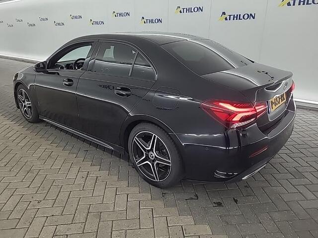 Mercedes-Benz A-KLASSE 180 Aut. Business Sol. AMG | Trekhaak | Navi | Camera | Sfeer Verlichting |