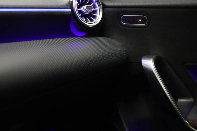Mercedes-Benz A-KLASSE 250 Premium AMG Line | PANORAMADAK | DAB | CAMERA