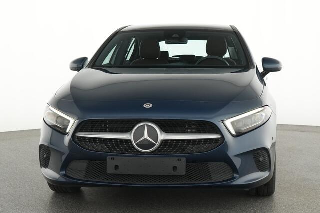 Mercedes-Benz A-KLASSE 250 e Plug-In Hybride Panorama Schuif-Kanteldak | Sfeerverlichting | Achteruitrijcamera | Ledkoplampen | Inclusief 24 maanden Mercedes-Benz Certified garantie voor Europa.