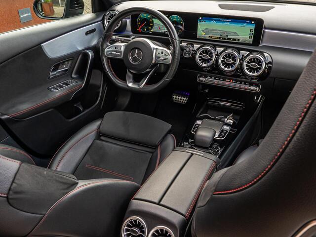 Mercedes-Benz A-KLASSE A200 AMG Line Pano Apple CP Camera