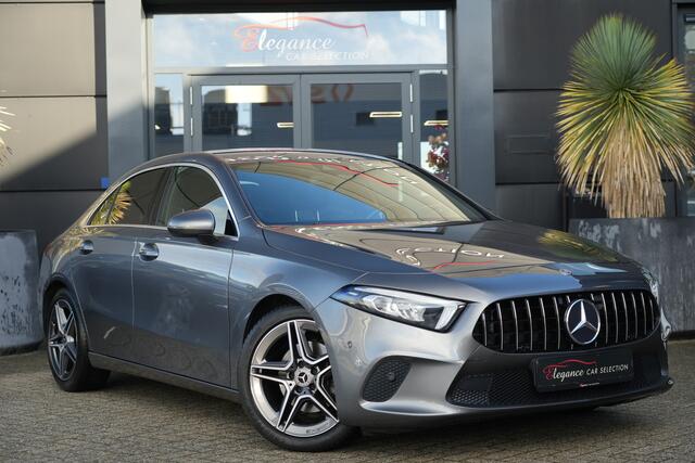 Mercedes-Benz A-KLASSE 200 Business Solution AMG 164pk Navigatie/Stoelverwarming/Camera