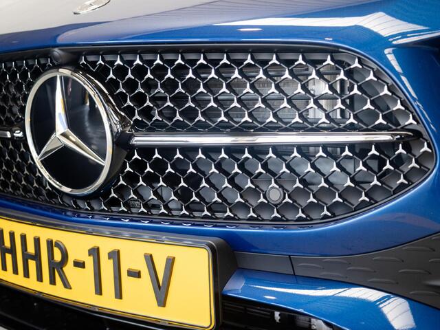 Mercedes-Benz A-KLASSE Hatchback 180 Star Edition AMG Line Panorama dak