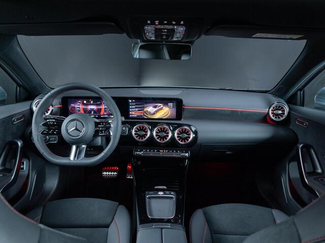 Mercedes-Benz A-KLASSE Hatchback 250 e Business Solution AMG Panorama dak