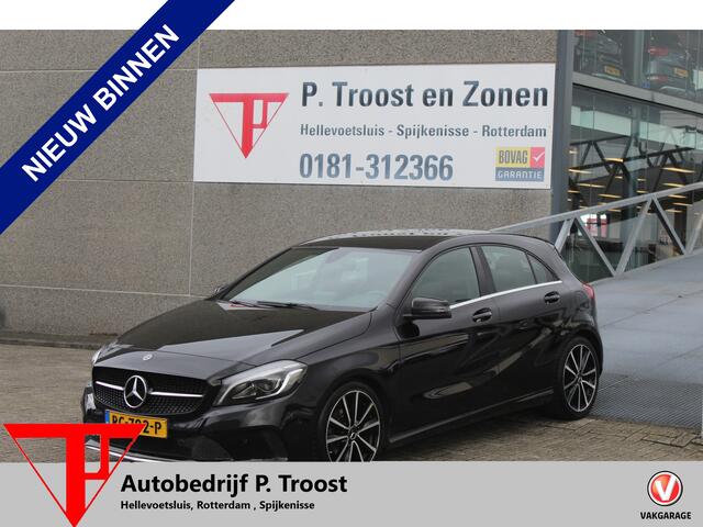 Mercedes-Benz A-KLASSE 180 AUTOMAAT Navigatie/Stoelverwarming/Keyless/Licht metalen velgen/18 Inch/Parkeersensoren voor achter