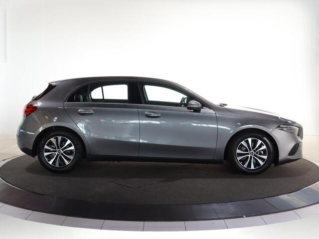 Mercedes-Benz A-KLASSE 180 Star Edition | Voorstoelen verwarmd | Achteruitrijcamera | LED-koplampen