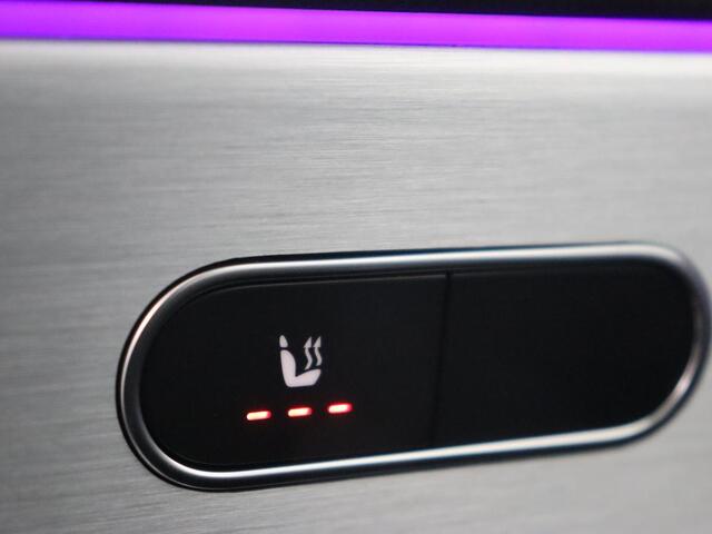 Mercedes-Benz A-KLASSE 180 AMG | Panoramadak | Matrix LED | Sfeerverlichting | Keyless | Camera | Carplay | Leder/Alcantara | Memory | Keyless | Widescreen |